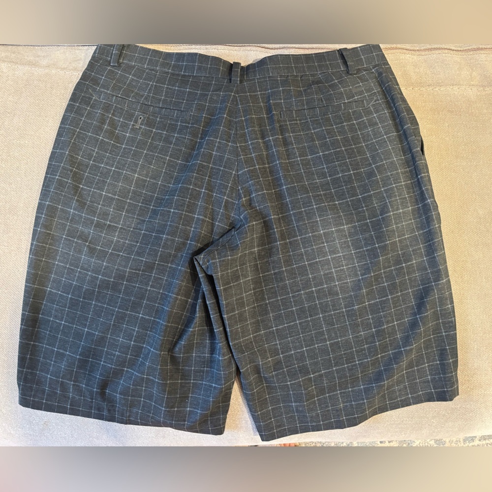 Nike Golf Dri-FIT Black Shorts - Picture 3 of 3